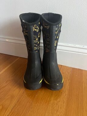 Lone Cone Kids Insulated Black Waterproof boots 11T
